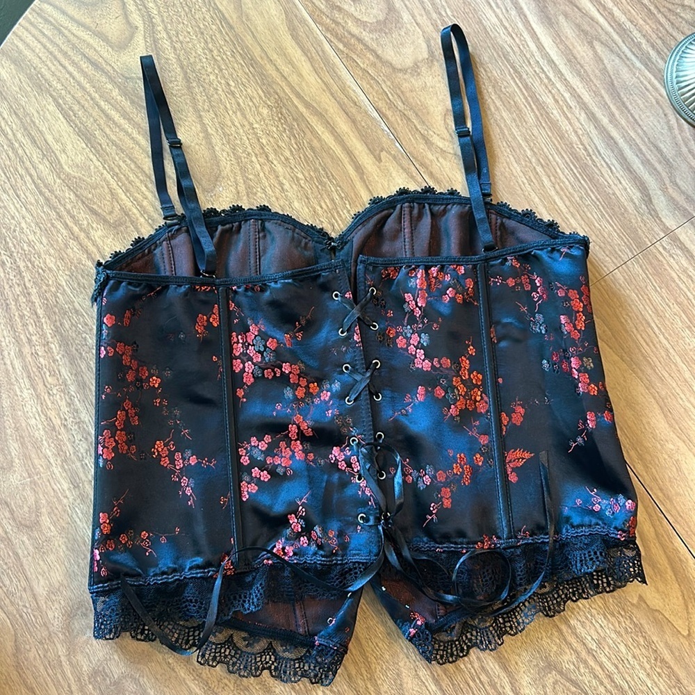 Vintage Y2K Corset Top Black & Red Satin Brocade Lace Trim Boning Hook & Eye 1X - Picture 4 of 14